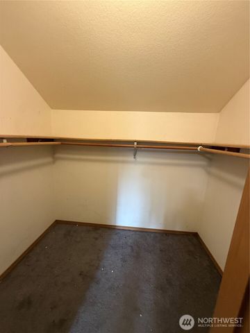 11 NE Skipper Court, Belfair, WA 98528