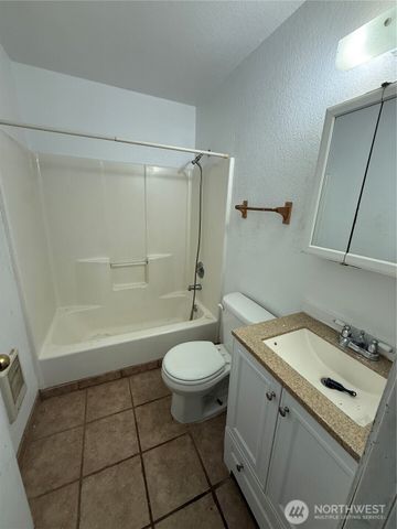 11 NE Skipper Court, Belfair, WA 98528