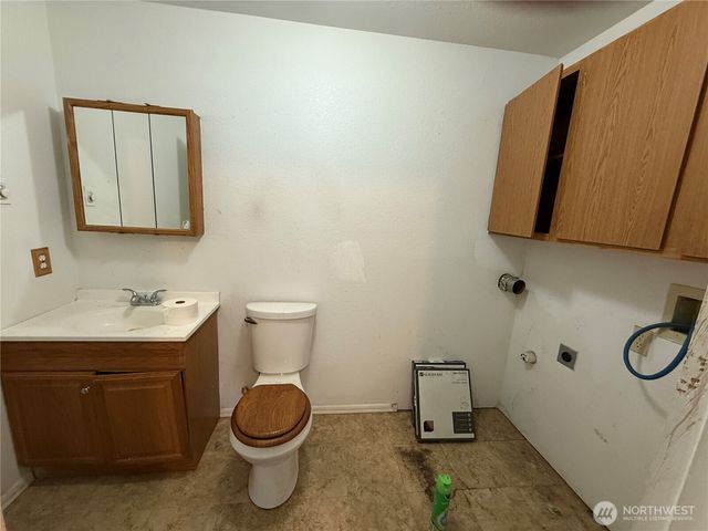 11 NE Skipper Court, Belfair, WA 98528