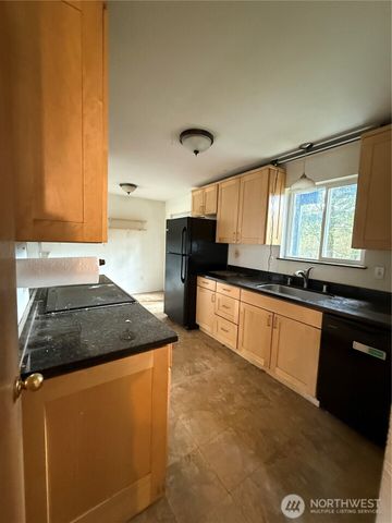 11 NE Skipper Court, Belfair, WA 98528