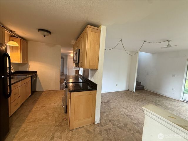 11 NE Skipper Court, Belfair, WA 98528