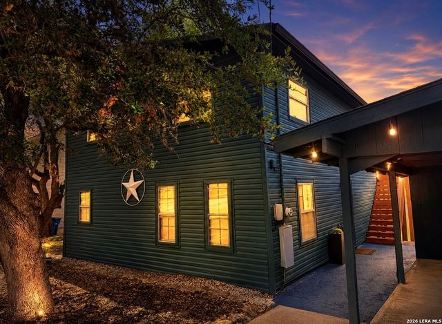 2136 Canyon Lake Dr, Canyon Lake, TX 78133