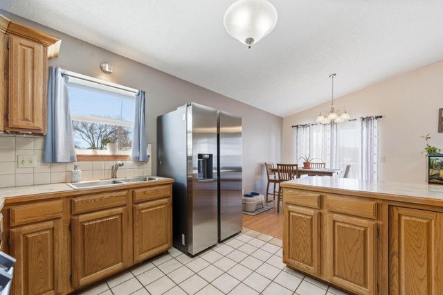 10407 E Countryside Cir, Wichita, KS 67207