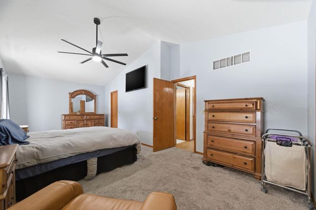 10407 E Countryside Cir, Wichita, KS 67207