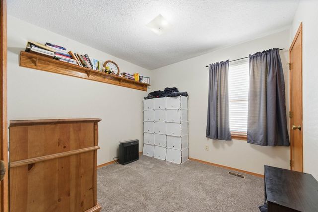 10407 E Countryside Cir, Wichita, KS 67207