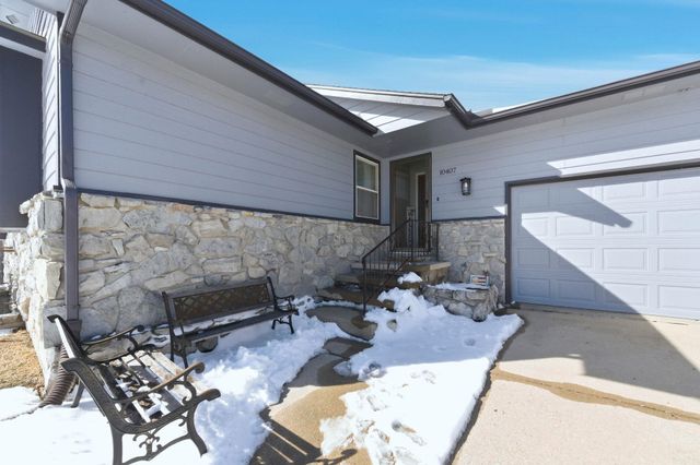 10407 E Countryside Cir, Wichita, KS 67207