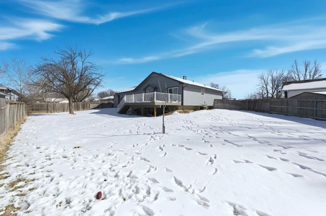 10407 E Countryside Cir, Wichita, KS 67207