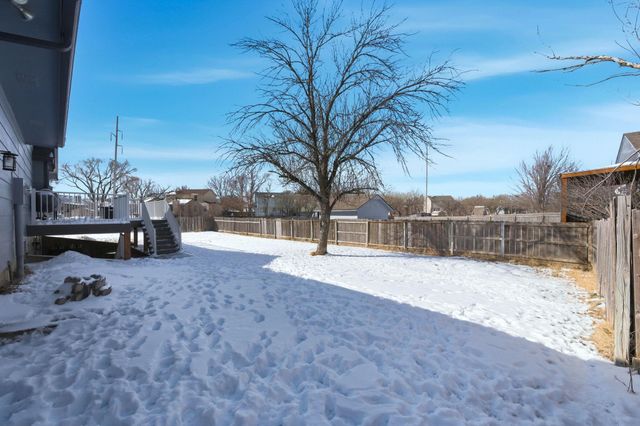 10407 E Countryside Cir, Wichita, KS 67207