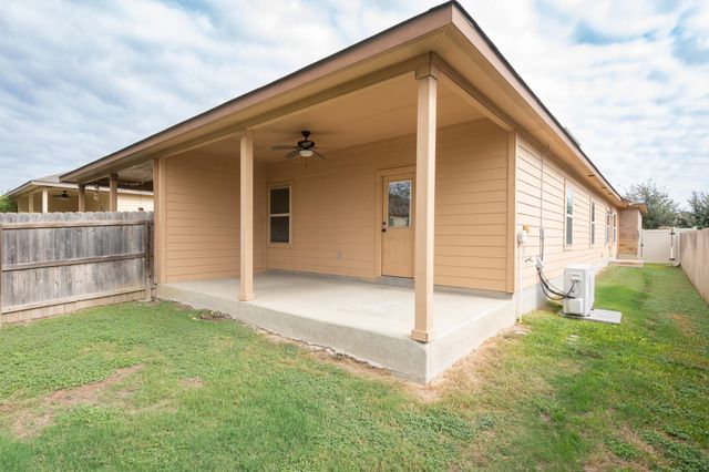 448 JACK RABBIT LN A, Buda, TX 78610