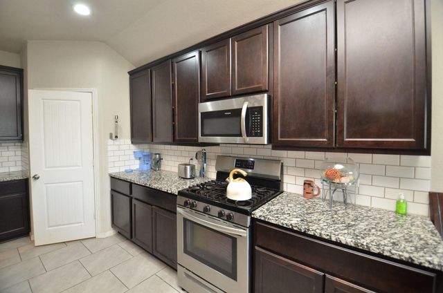 702 Autumn Flats Way, Rosharon, TX 77583