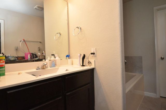 702 Autumn Flats Way, Rosharon, TX 77583