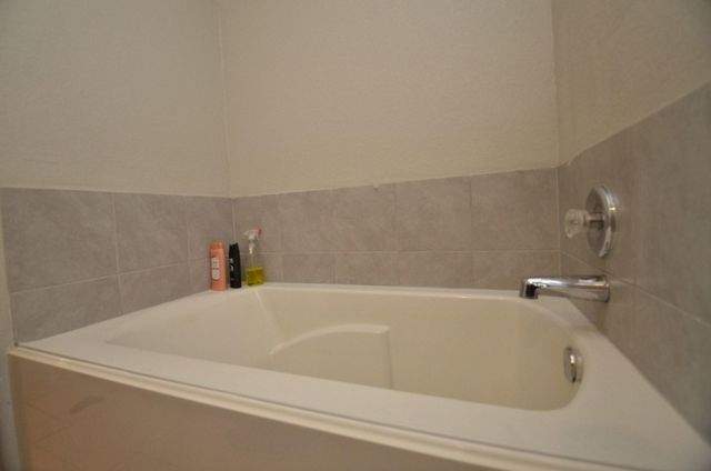 702 Autumn Flats Way, Rosharon, TX 77583