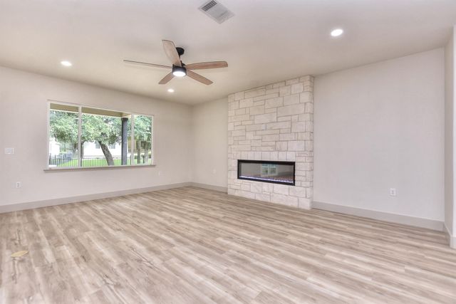 107 Lynn CV, Georgetown, TX 78633