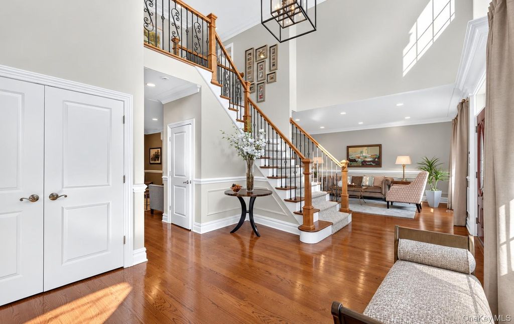 49 Harvard Drive, Plainview, NY 11803 — photo 3