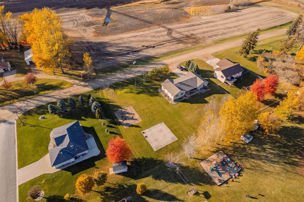 505 W 8th Avenue, Osakis, MN 56360