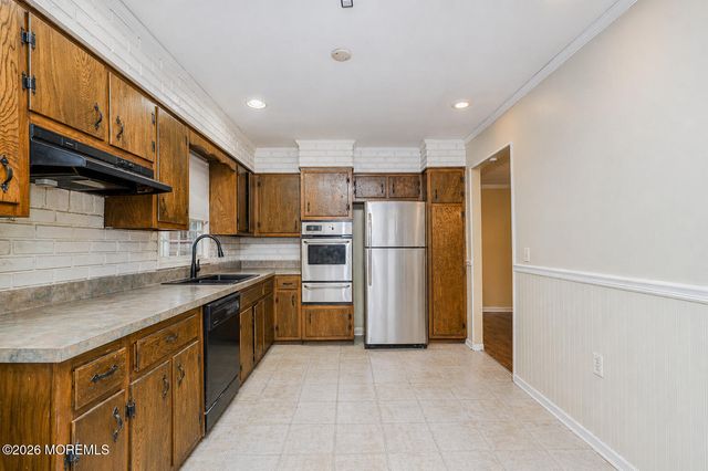 74 Center Avenue, Leonardo, NJ 07737