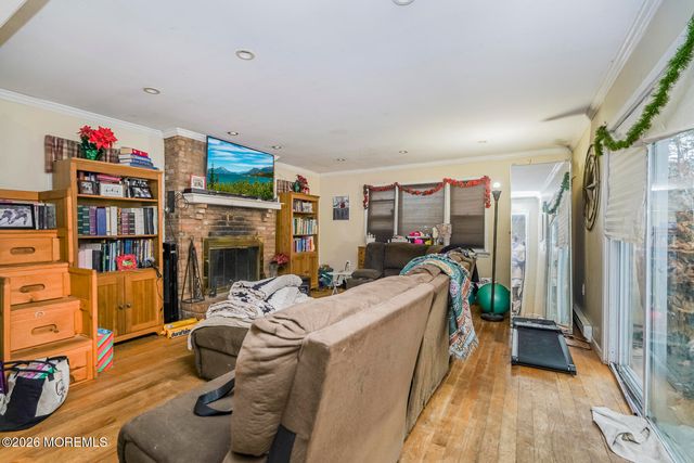 74 Center Avenue, Leonardo, NJ 07737