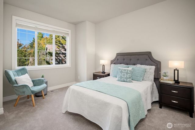 2098 211th Place SE, Sammamish, WA 98075