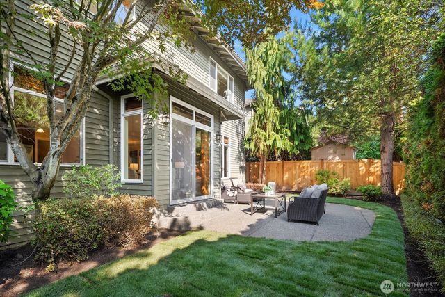 2098 211th Place SE, Sammamish, WA 98075