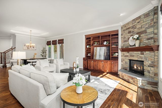 2098 211th Place SE, Sammamish, WA 98075