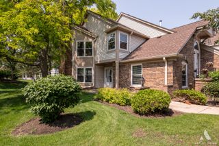 61 Willow Parkway 61, Buffalo Grove, IL 60089