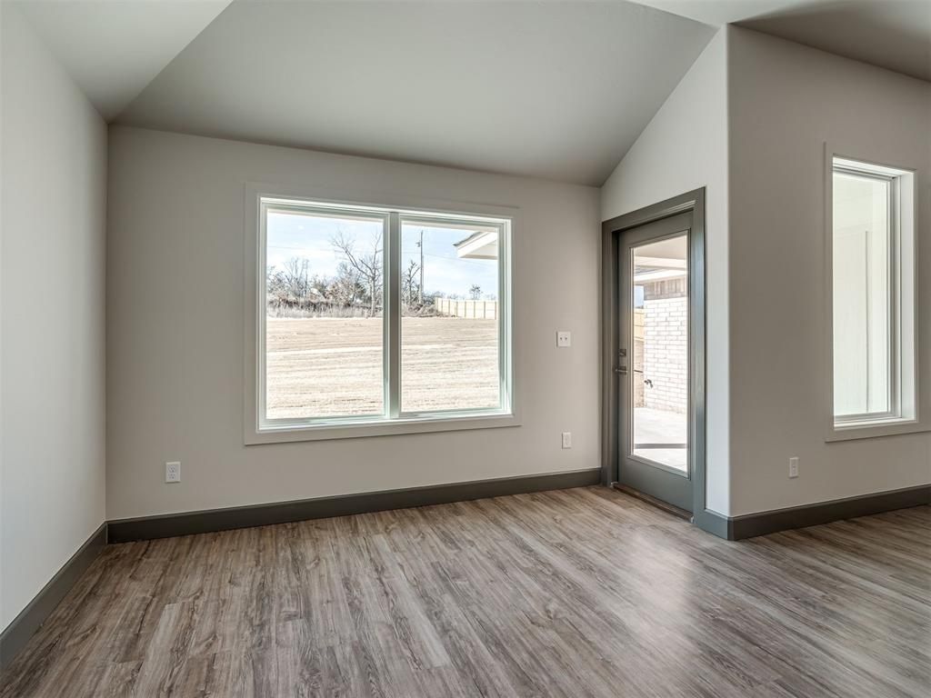 Image 10 of property listing at 4401 Maxine Drive, Choctaw, OK 73020