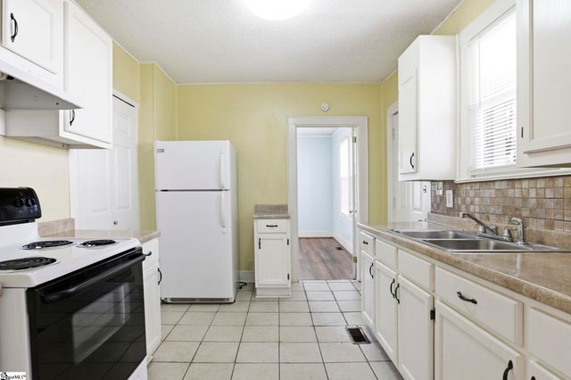 211 Lowndes Hill Road, Greenville, SC 29607