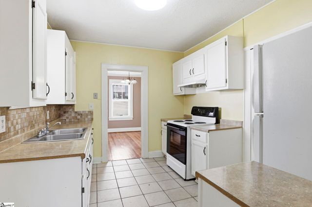 211 Lowndes Hill Road, Greenville, SC 29607