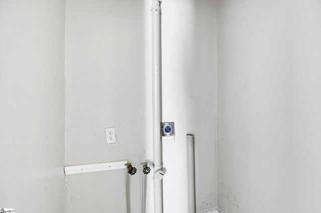 211 Lowndes Hill Road, Greenville, SC 29607