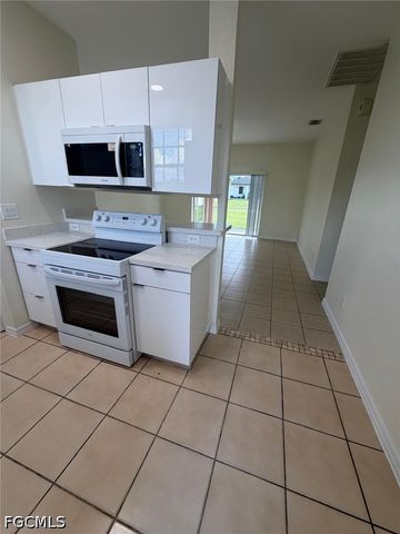 3117 25TH ST SW, Lehigh Acres, FL 33976