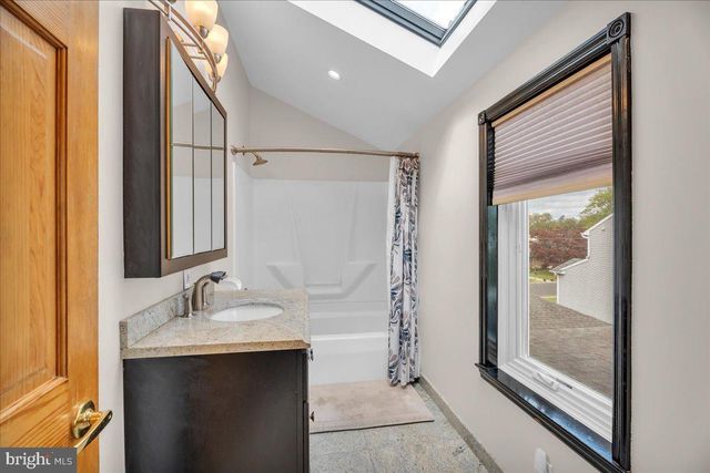 405 LINCOLN AVE, Bellmawr, NJ 08031