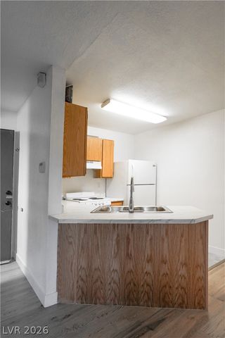 510 Elm Drive 106, Las Vegas, NV 89169