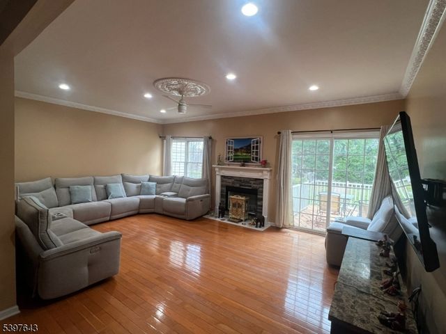 79 Rhyan Dr, Parsippany-troy Hills Twp., NJ 07054