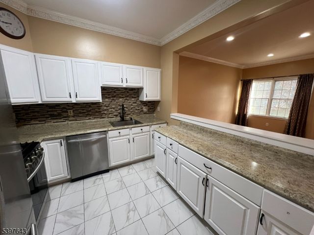 79 Rhyan Dr, Parsippany-troy Hills Twp., NJ 07054