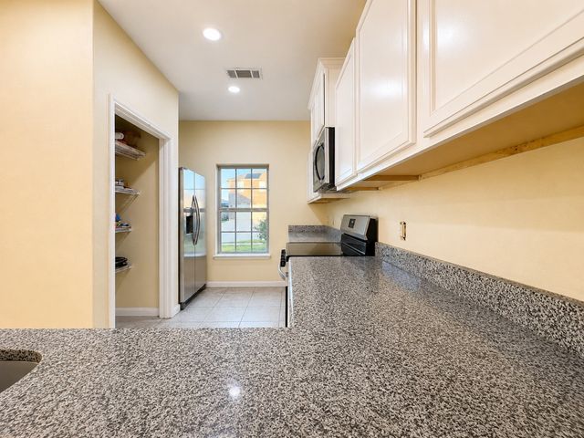 5945 Obsidian Creek Drive, Fort Worth, TX 76179
