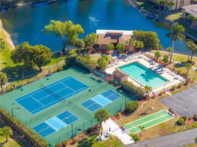 6486 Royal Woods DR, Fort Myers, FL 33908