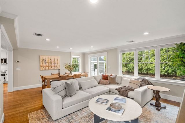 59 Greenwood Ave, Needham, MA 02492