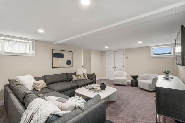 59 Greenwood Ave, Needham, MA 02492