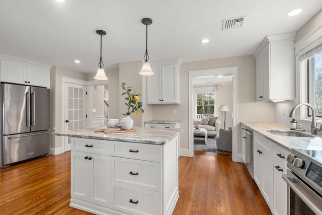 59 Greenwood Ave, Needham, MA 02492