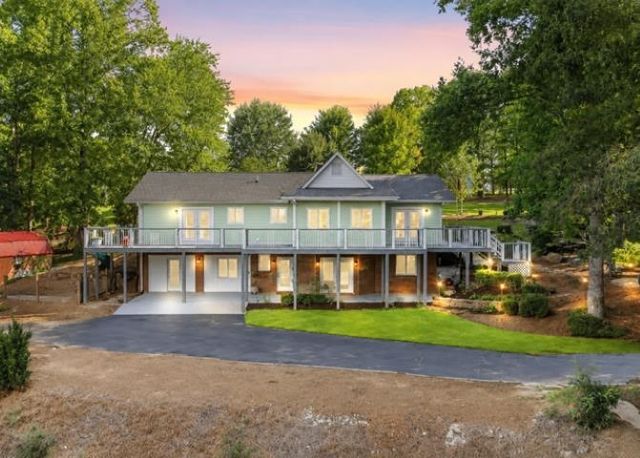 300 Chastain Hill Road, Taylors, SC 29687