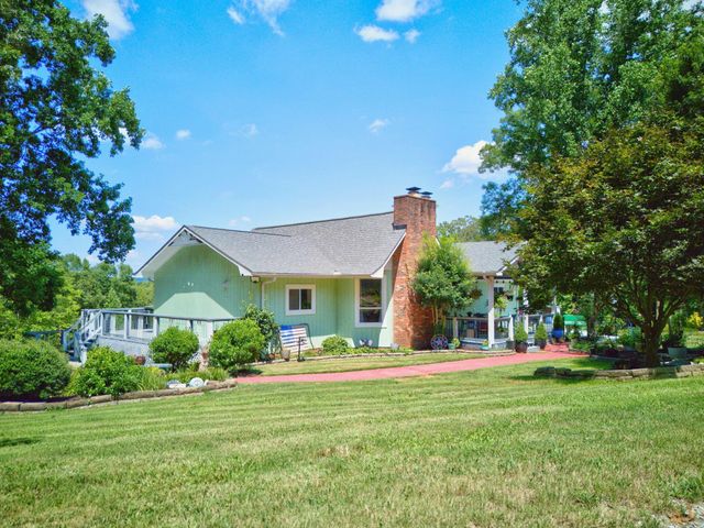 300 Chastain Hill Road, Taylors, SC 29687
