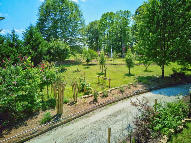 300 Chastain Hill Road, Taylors, SC 29687