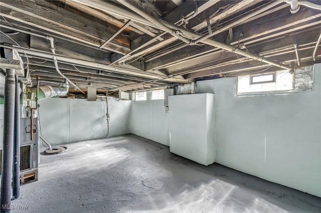 164 E 317th Street, Willowick, OH 44095