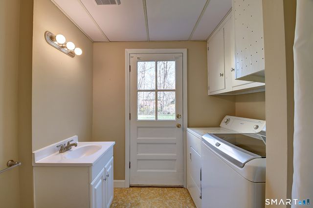 100 New Road, Tolland, CT 06084