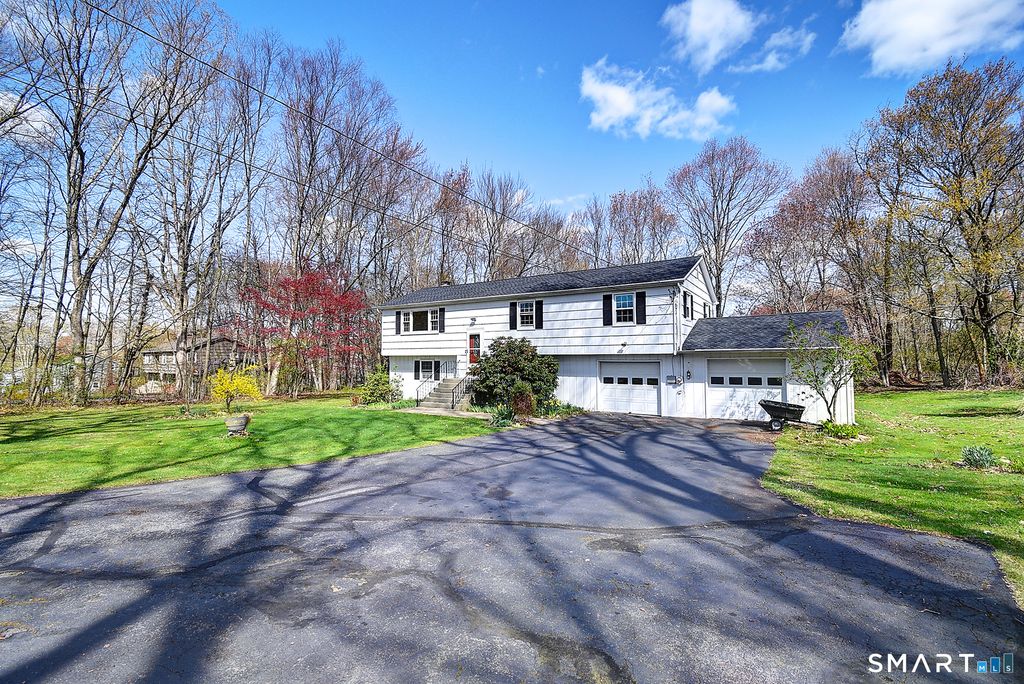 100 New Road, Tolland, CT 06084