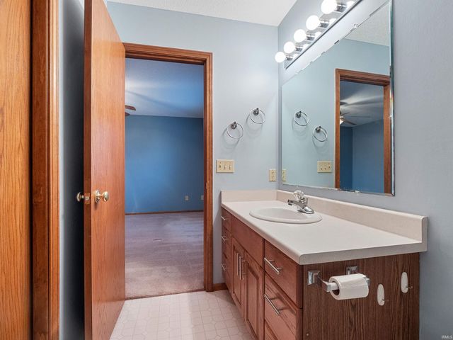 5104 Knollfield Place, Fort Wayne, IN 46809