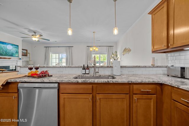 100 Leines Way B, Greenville, NC 27834