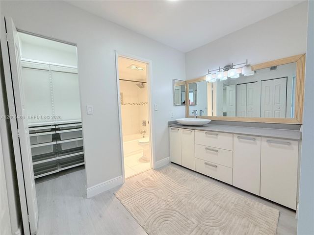 20355 NE 34th Court 324, Aventura, FL 33180