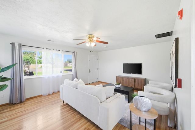 6515 W 4th St, Rio Linda, CA 95673