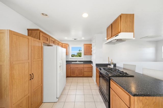 6515 W 4th St, Rio Linda, CA 95673